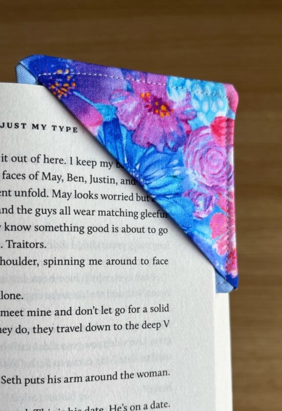 Fuchsia Blossom corner bookmark