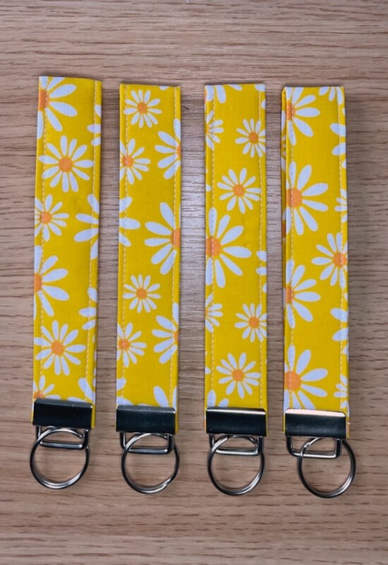 Sunshine & Daisies wristlet keychain