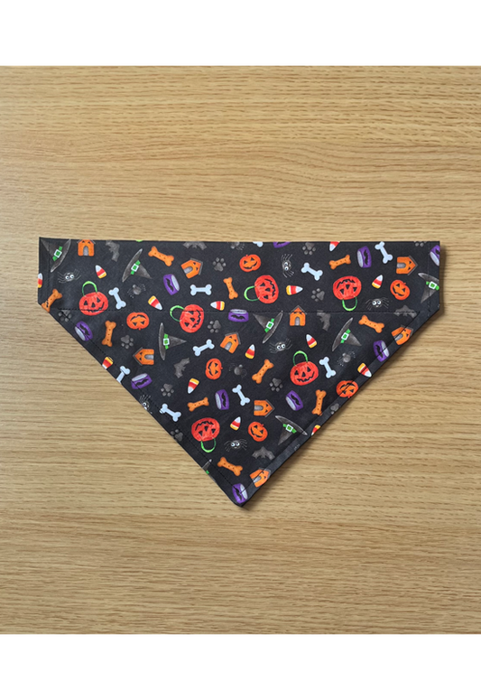 Puppy Halloween Favorites Dog Bandana (black)