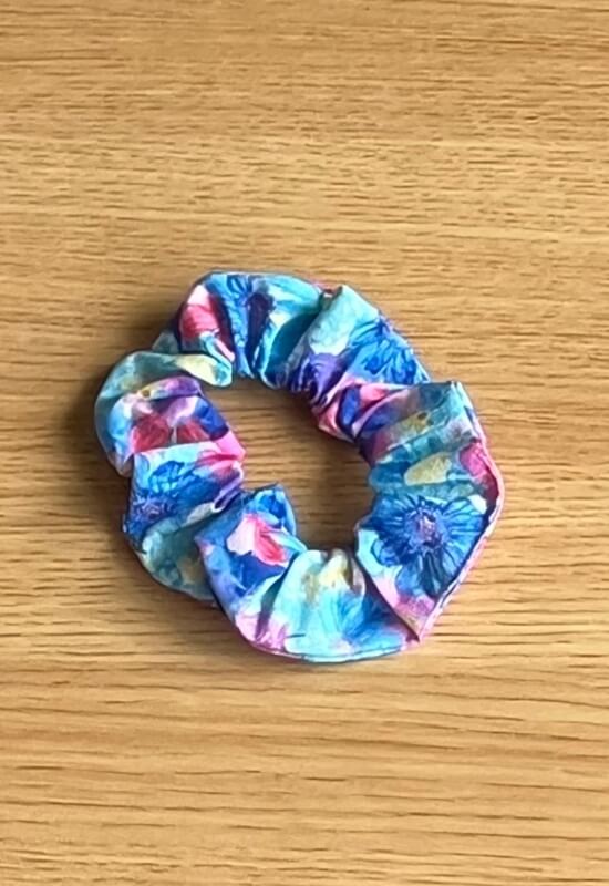 Fuchsia Bloom Scrunchie