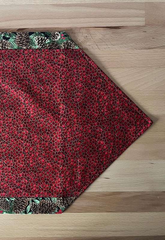 Berries with Pinecone Border Table Runner