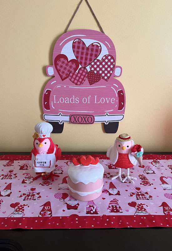 Valentine Gnomes Table Runner